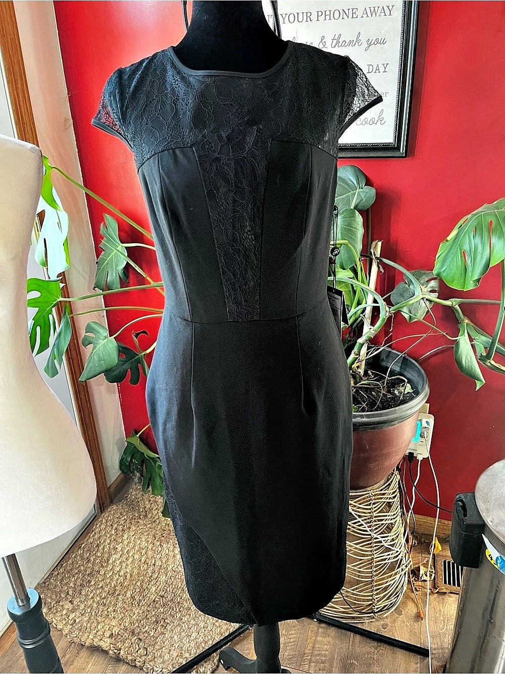 Adrianna Papell Black Lace Mini Dress Size 4 NWT